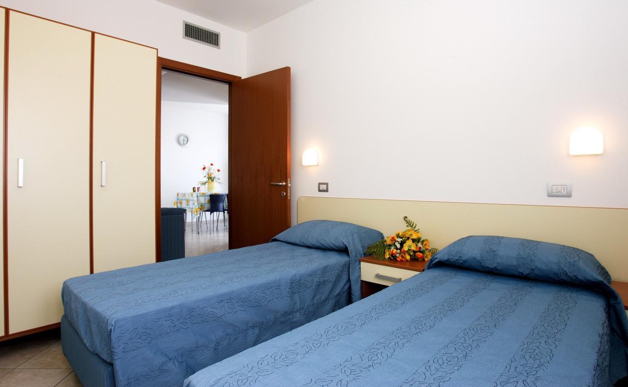 Residence Il Girasole 1 알바아드리안티카 외부 사진